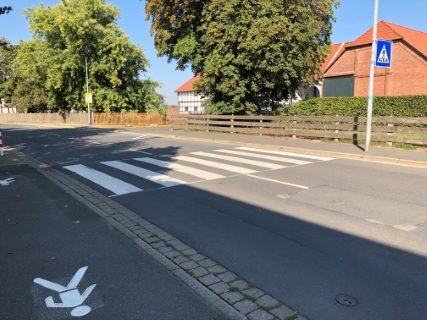keine_absenkung_fussgaengerueberweg_schule_2019-08-31